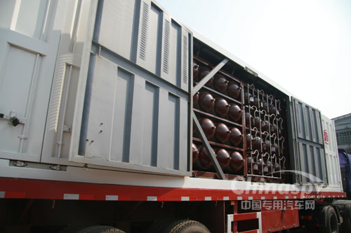 江南智能化CNG儲運加氣集成罐車