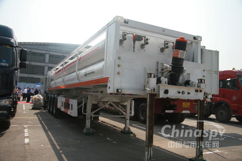 青島中通CNG液壓子站拖車