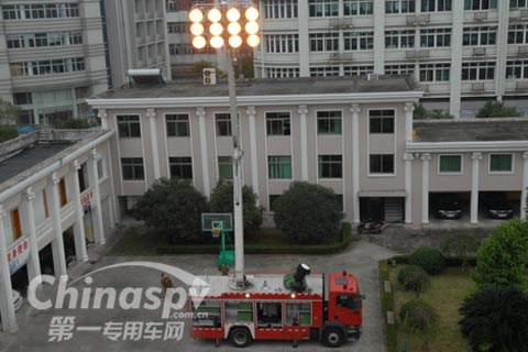 國內(nèi)最高舉高照明消防車落戶臺州