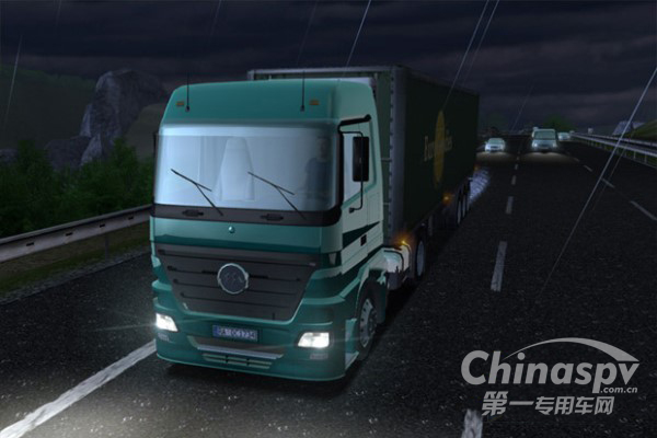 雨天行車 如何防止貨車側滑呢？
