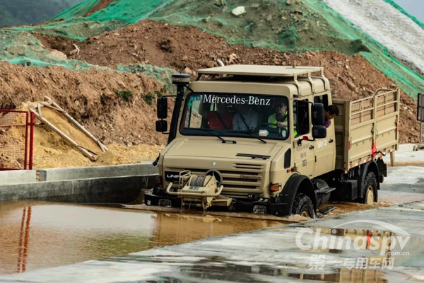跋山涉水 尖峰馳援：烏尼莫克的應(yīng)急救援之道