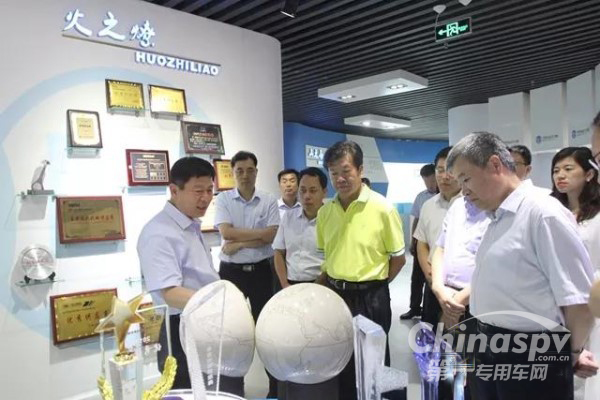 北汽集團(tuán)外部董事一行到渤?；钊菊{(diào)研