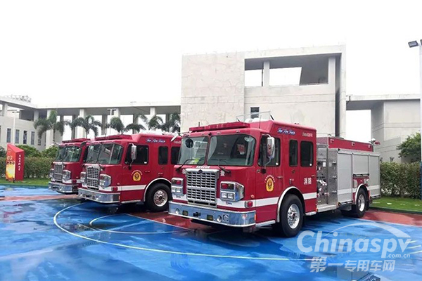 美國(guó)大力向港珠澳大橋消防隊(duì)交付3輛消防車(chē)