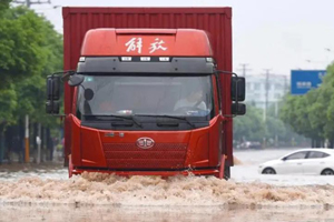 半掛車車軸涉水或浸泡后該檢查什么？