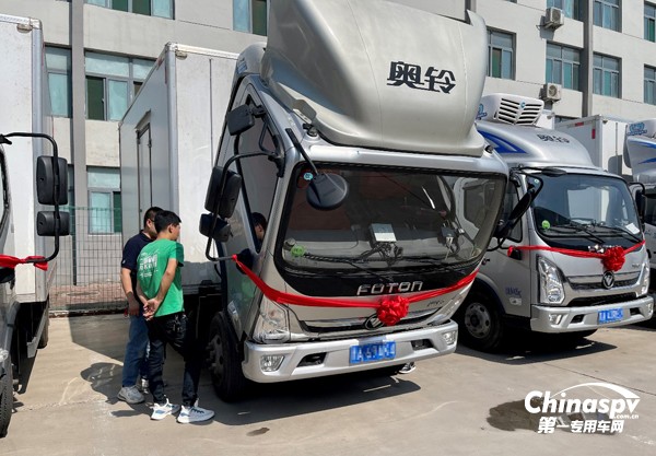奧鈴國六冷藏車