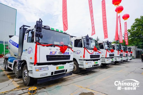 45臺(tái)華菱換電攪拌車(chē)交付西安用戶(hù)