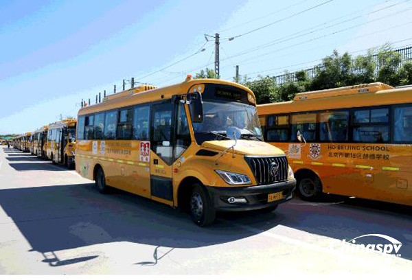 搭載玉柴YCY24國六發(fā)動(dòng)機(jī)的歐輝校車