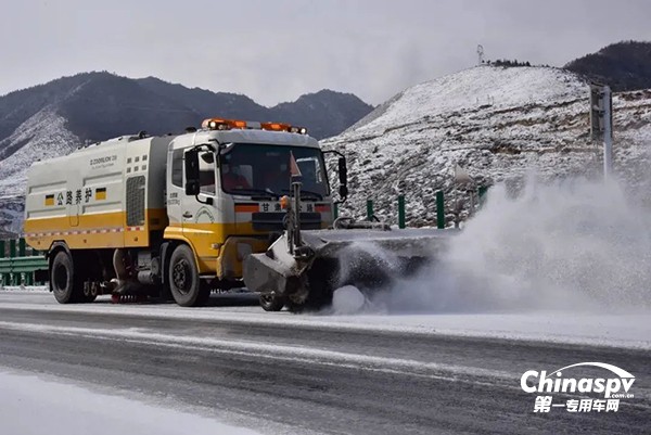 東風(fēng)除雪車