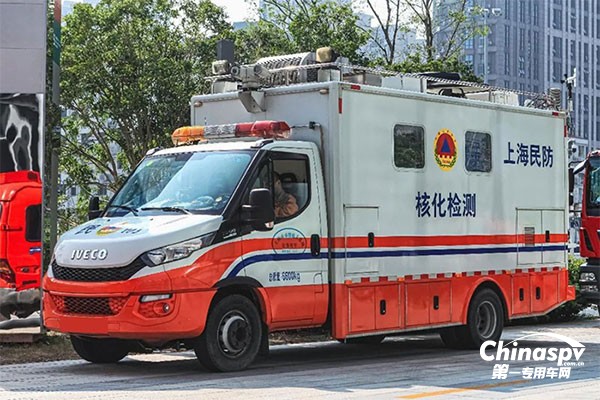 民防進(jìn)口依維柯核化檢測車