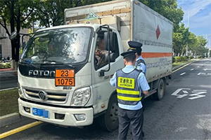 一液化氣運輸車押運員無證上崗，被罰5萬元