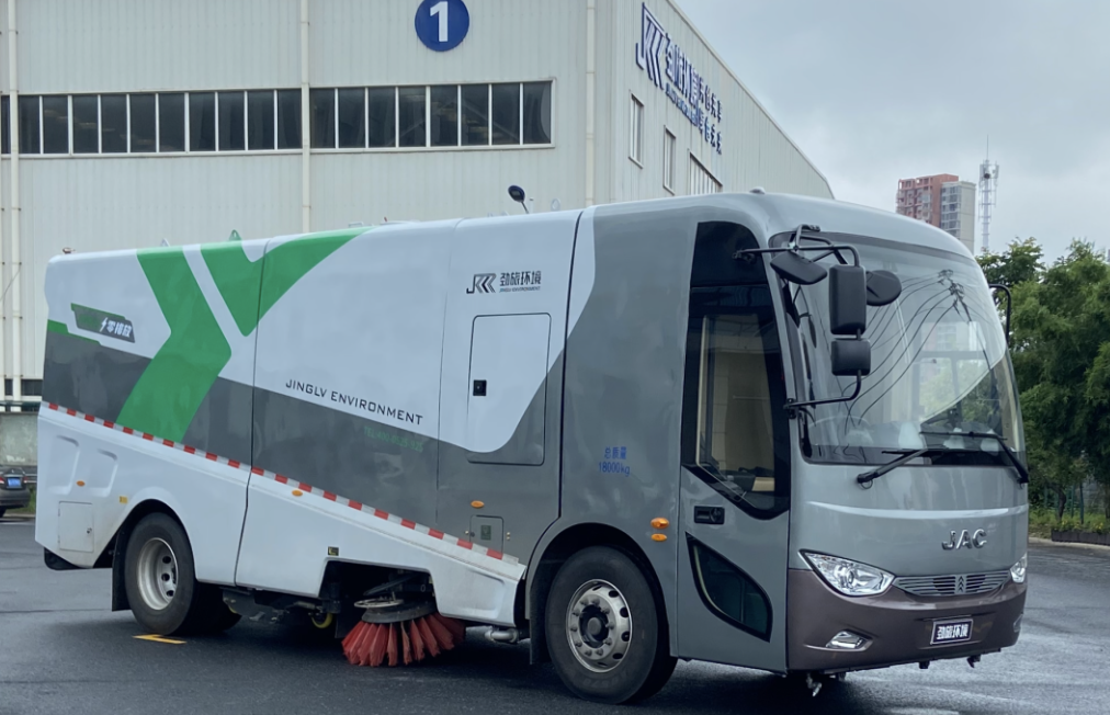 智啟未來！江淮純電動18T洗掃車閃亮登場！