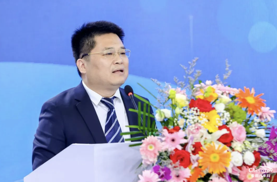 中集·陜汽一體化混動(dòng)攪拌車亮相中國混凝土展會(huì) 助力行業(yè)的綠色轉(zhuǎn)型升級