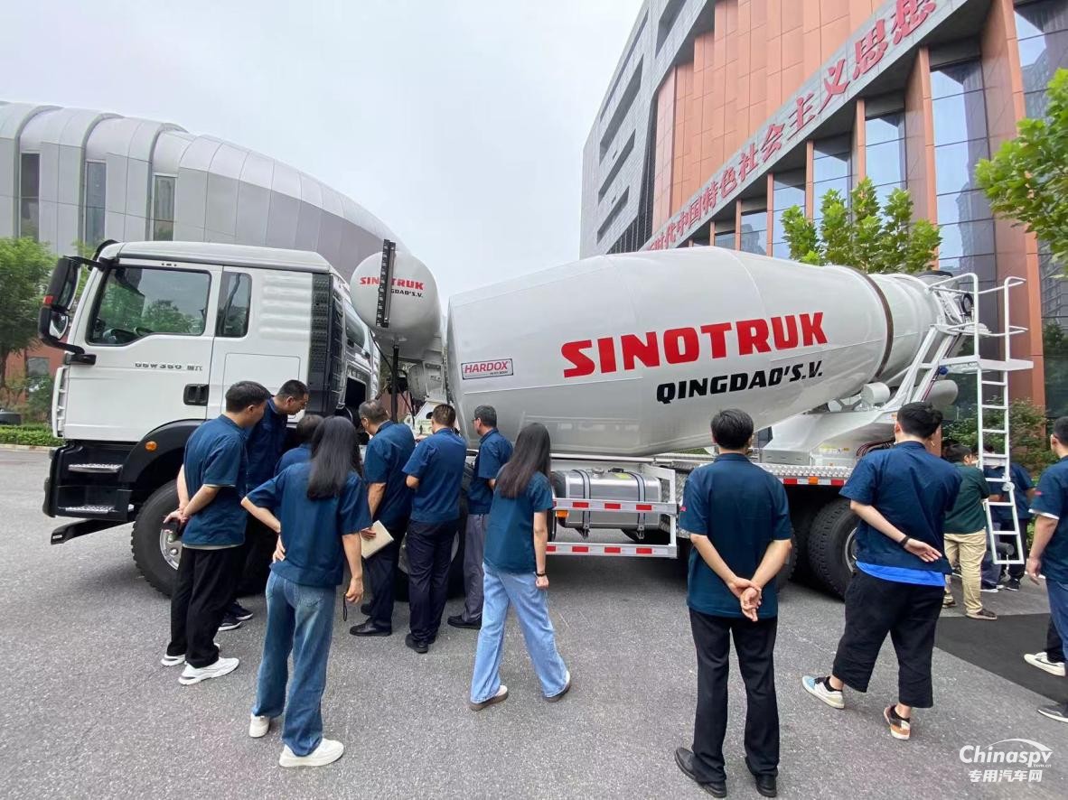 可靠耐用 品質(zhì)領(lǐng)航 中國(guó)重汽ZNDC版攪拌車成為運(yùn)營(yíng)增效新引擎