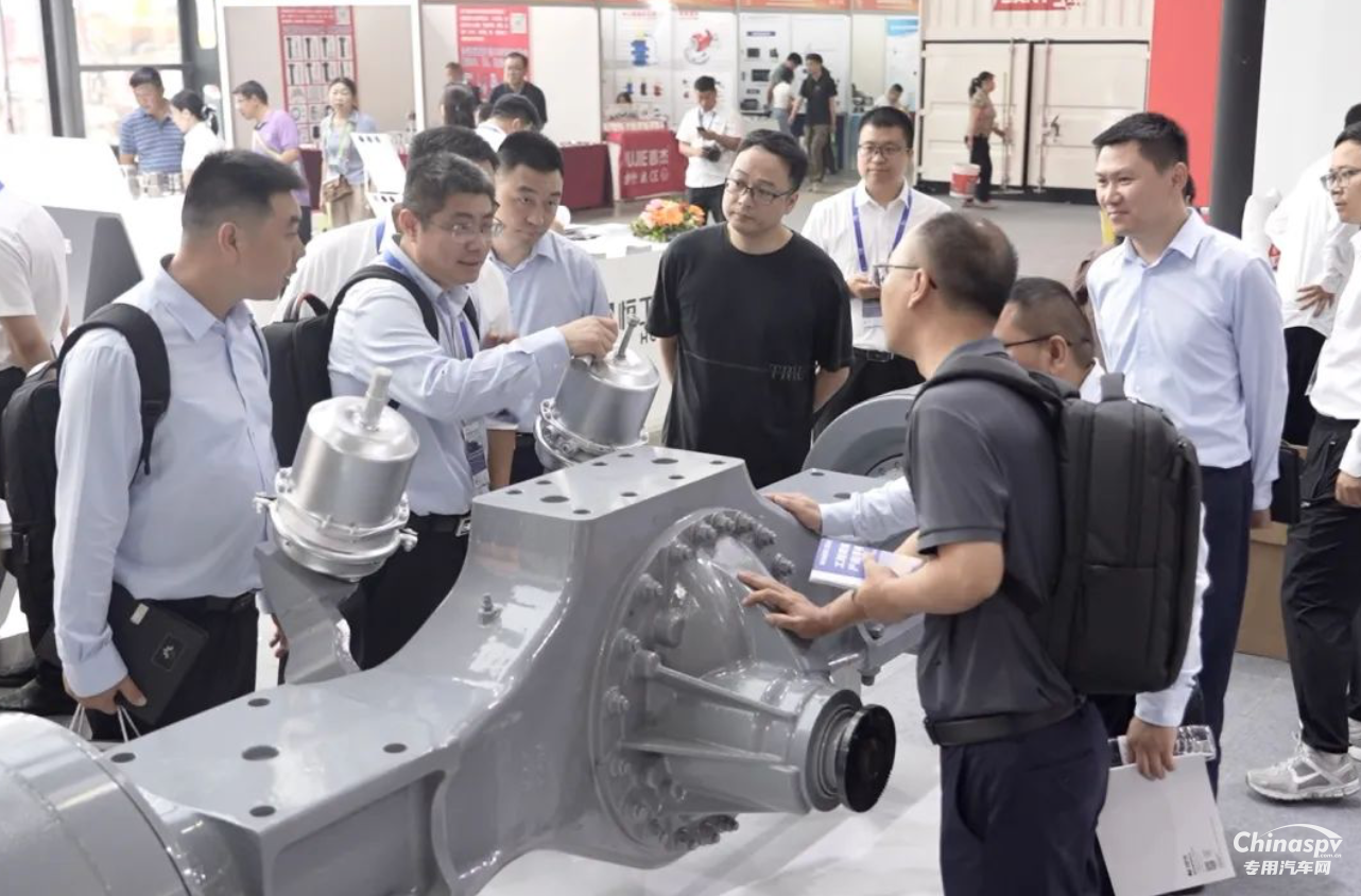 這陣容絕了！漢德車橋亮相第四屆國(guó)際工程機(jī)械展！