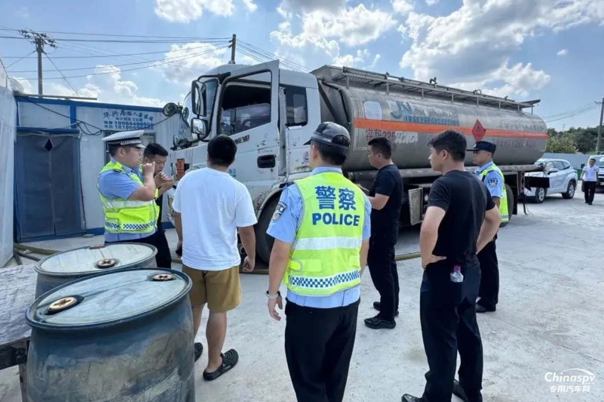 油罐車違規(guī)卸油被查扣10噸柴油！