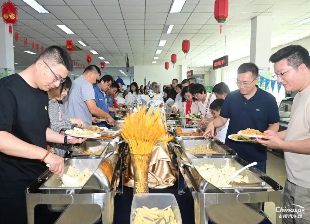 聚愛(ài)，向上！ 解放動(dòng)力大柴工廠第四屆員工家庭日活動(dòng)暖心綻放