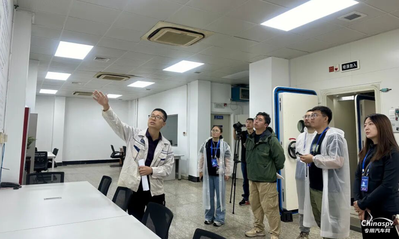 10多家媒體探訪一汽解放無(wú)錫研發(fā)基地，體驗(yàn)發(fā)動(dòng)機(jī)“極限試煉”