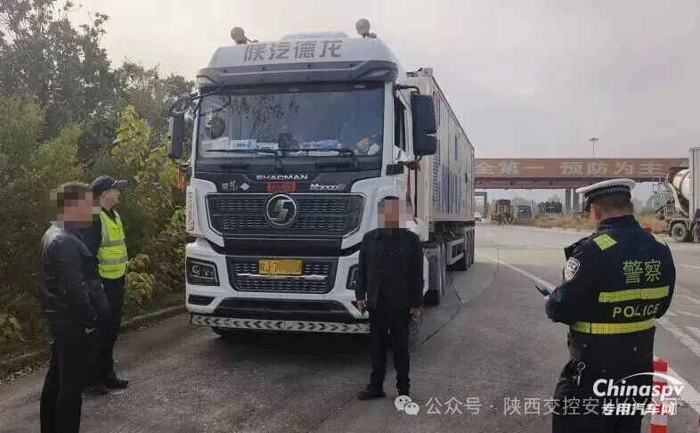 成都查獲一故意撕毀危險(xiǎn)品運(yùn)輸標(biāo)志、違規(guī)運(yùn)輸天然氣貨車
