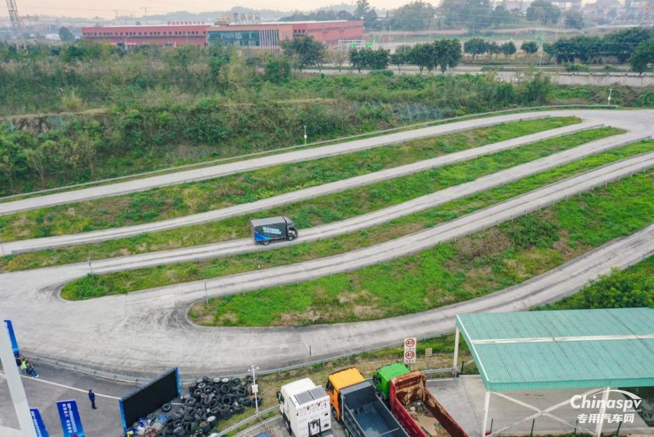 “高端動力 突破極限”?？礔輕型發(fā)動機(jī)圓滿完成中國商用車產(chǎn)品測試