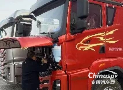 2025年前三季度，解放動(dòng)力總成產(chǎn)品銷量全面攀升，市場(chǎng)份額穩(wěn)步增長(zhǎng)。