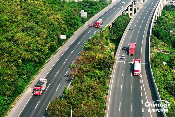 2025年12月9日，京東快遞杭州蕭山國(guó)際機(jī)場(chǎng)門(mén)店正式揭牌運(yùn)營(yíng)。