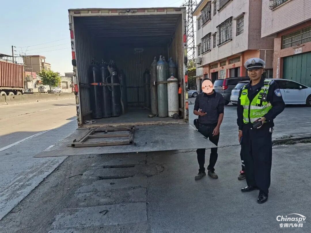 廣東江門查獲一非法運輸?；份p型貨車