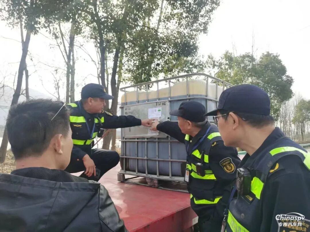 安徽查獲一未取得危險貨物運(yùn)輸資質(zhì)車輛違法行為