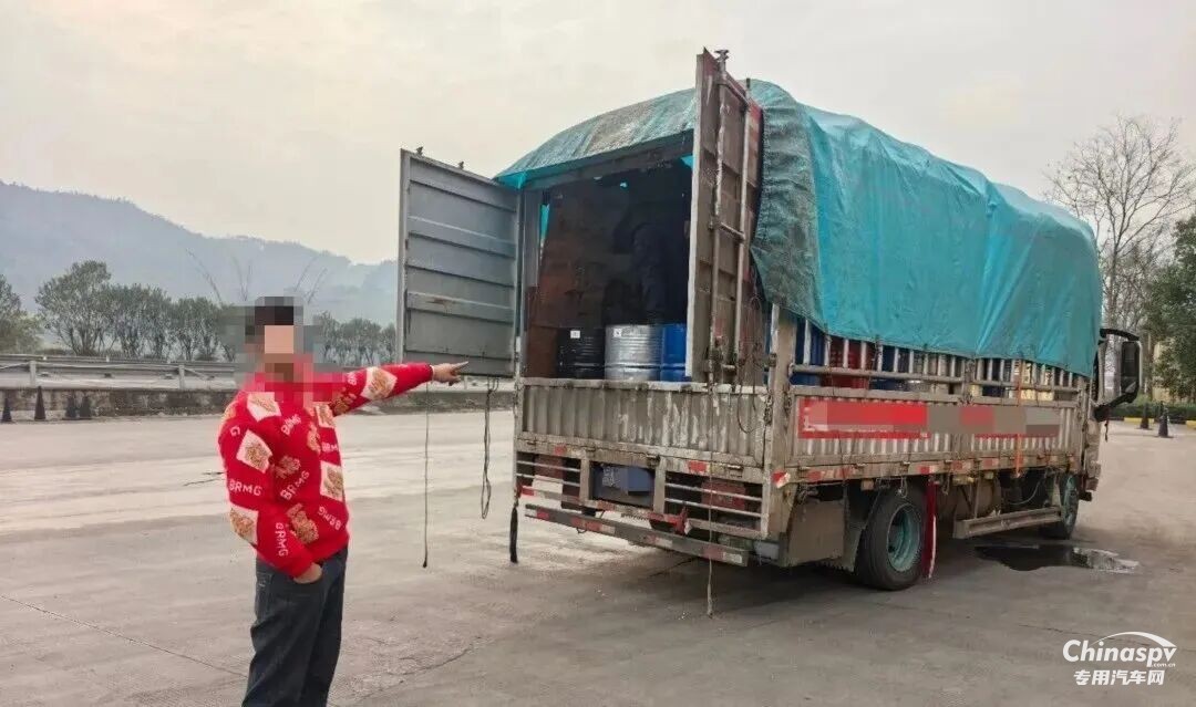貪圖高額運(yùn)費(fèi)司機(jī)違規(guī)運(yùn)輸，云南警方查獲9.5噸可制毒物品