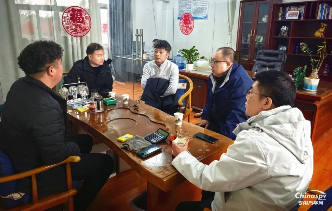 堅(jiān)守一線(xiàn)不打烊 解放動(dòng)力暖新春