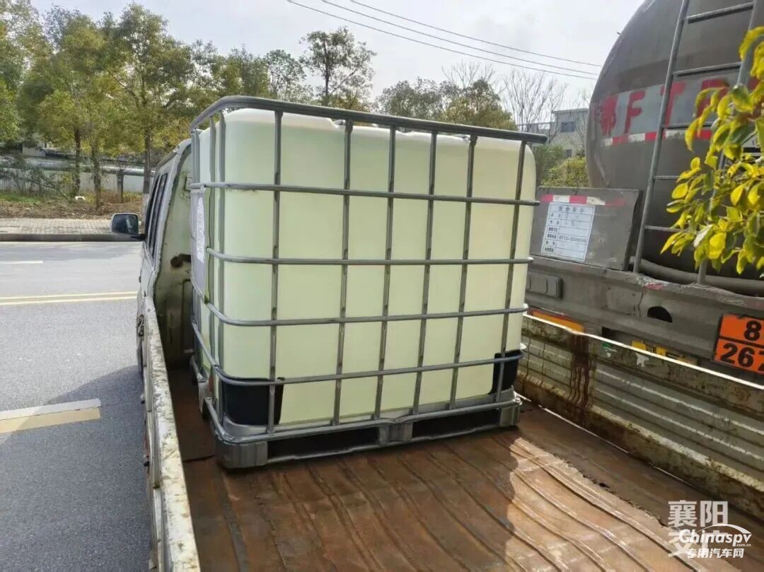 湖北查獲一危化品車擅自給無(wú)證貨車轉(zhuǎn)運(yùn)作業(yè)