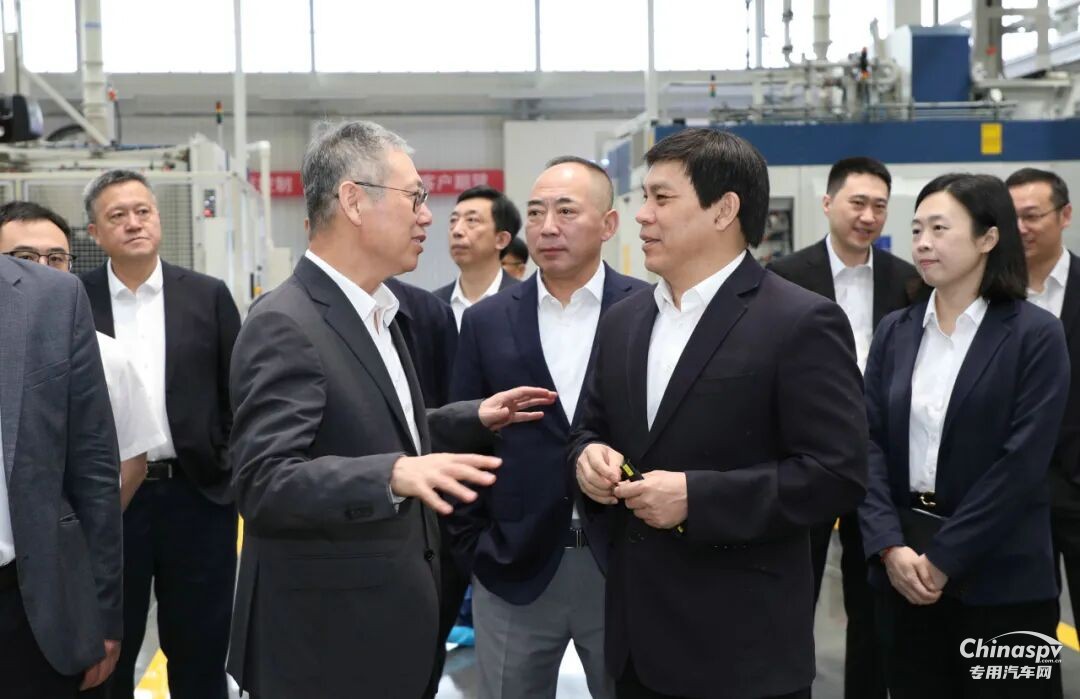 玉柴集團(tuán)李漢陽與富奧股份董事長胡漢杰會(huì)談交流