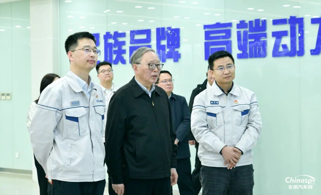 無錫市人大代表梁溪組來解放動(dòng)力總成事業(yè)部開展專題調(diào)研