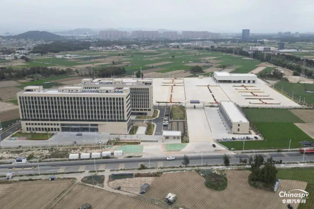 福建漳州古雷開發(fā)區(qū)?；奋囕v停車場竣工