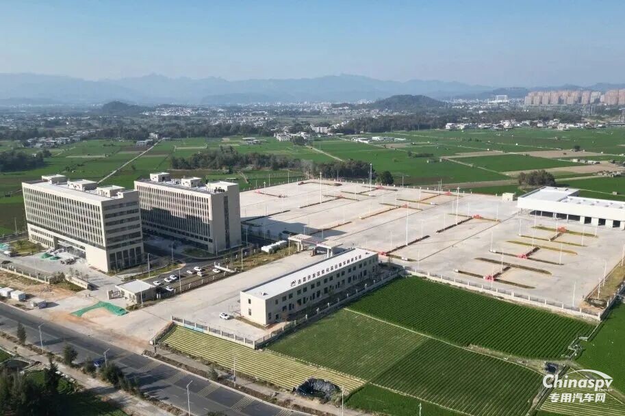 福建漳州古雷開發(fā)區(qū)?；奋囕v停車場竣工