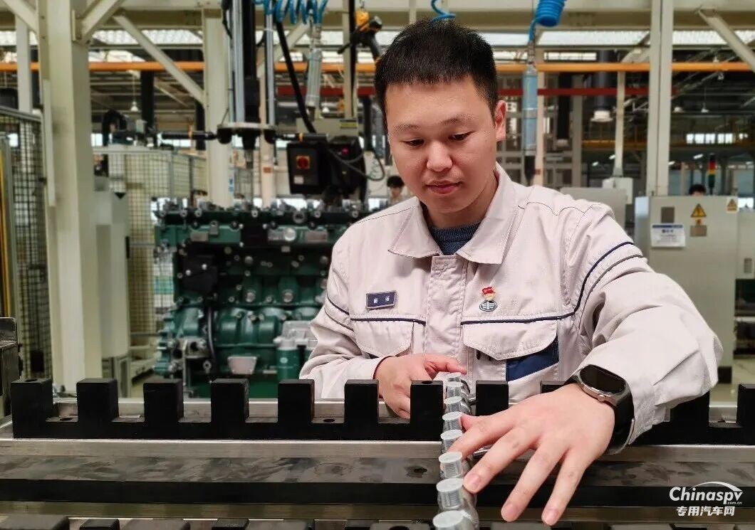 解放動力酈強：深耕一線守匠心 實干擔當筑精品