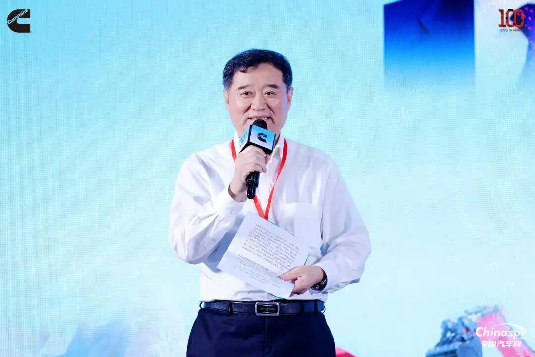 康明斯礦山百年積淀再迎里程碑：首臺(tái)國產(chǎn)QSK60礦用發(fā)動(dòng)機(jī)在渝交付