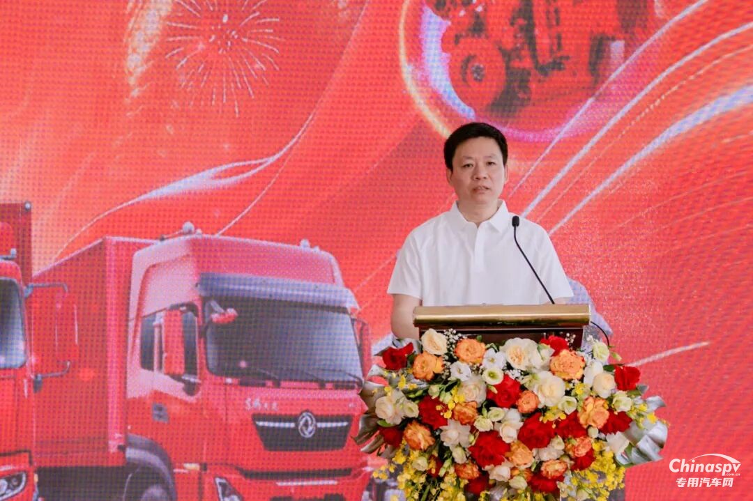 康明斯助力東風天錦KR越南批量交車