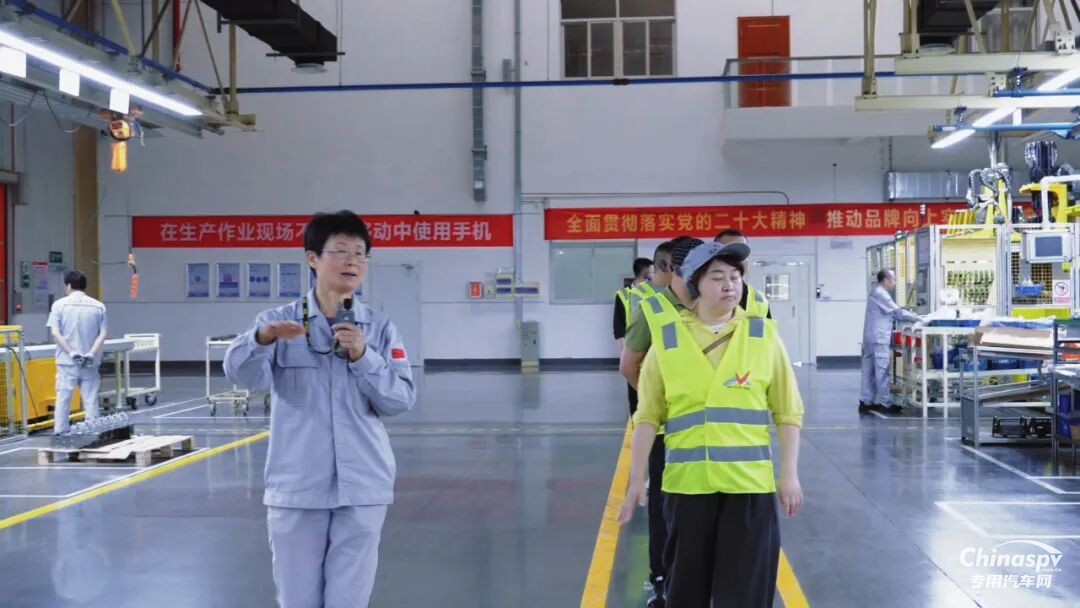 甘肅客戶代表團(tuán)蒞臨東風(fēng)龍擎工廠考察交流