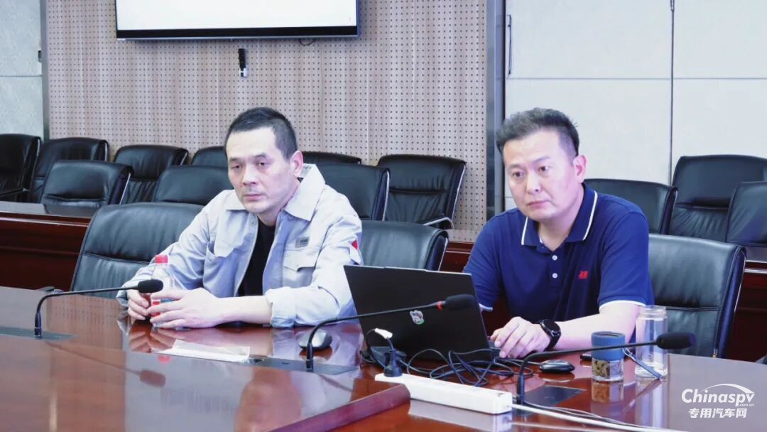 甘肅客戶代表團(tuán)蒞臨東風(fēng)龍擎工廠考察交流