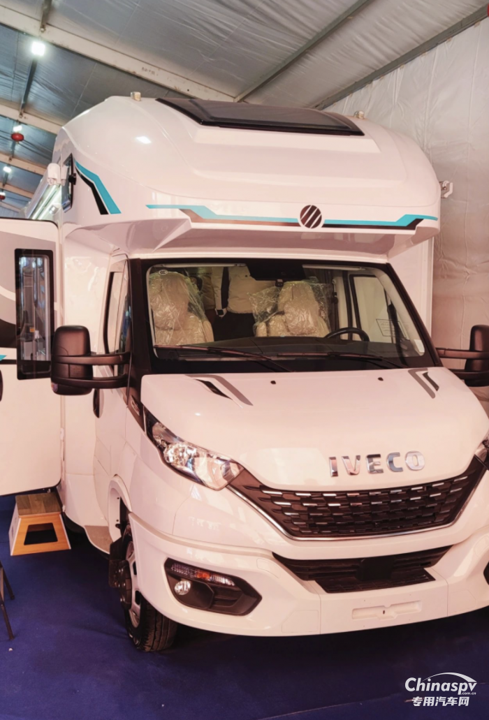 逛龍年首場房車展，選品質(zhì)高端進口依維柯底盤房車