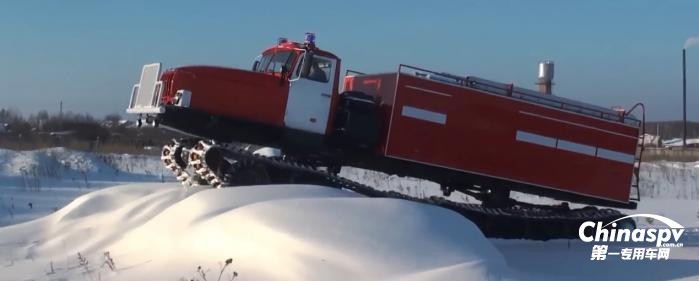 冰天雪地下，俄羅斯的消防車是什么樣子的？