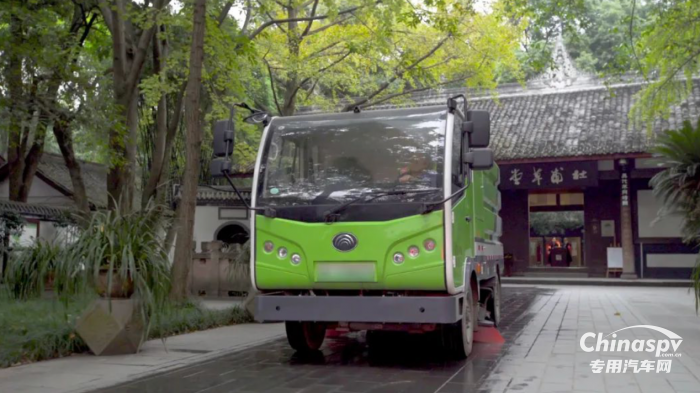綠變成都，電動(dòng)先鋒 宇通新能源環(huán)衛(wèi)車助力“蓉城”環(huán)衛(wèi)高質(zhì)量發(fā)展