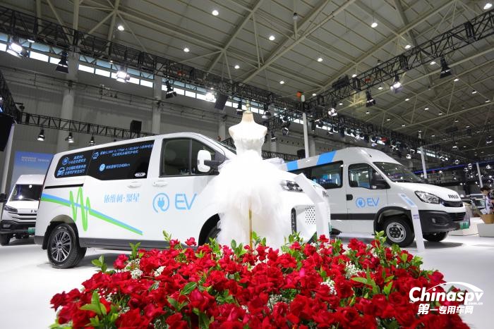 頭號(hào)VAN+ E觸即發(fā)！聚星EV于中國(guó)（武漢）國(guó)際商用車展震撼上市，售價(jià)17.88萬(wàn)元起