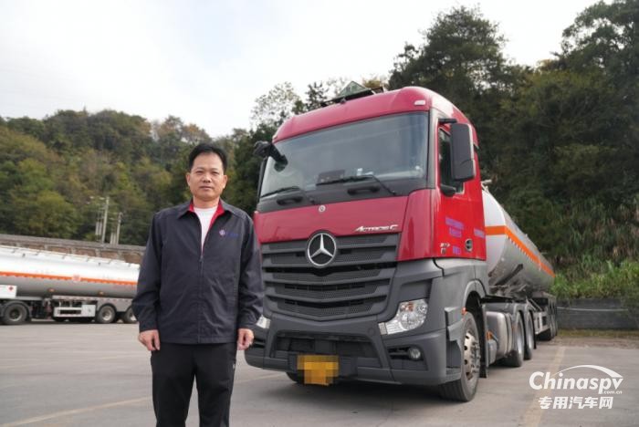 從試一試到批量采購(gòu) 奔馳卡車何以得到標(biāo)桿危運(yùn)企業(yè)認(rèn)可