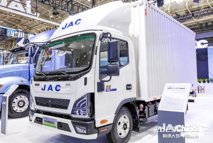 多款重磅車型亮相商用車展，江汽集團(tuán)加速邁向智電新時(shí)代