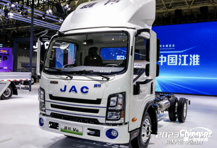 多款重磅車型亮相商用車展，江汽集團(tuán)加速邁向智電新時(shí)代