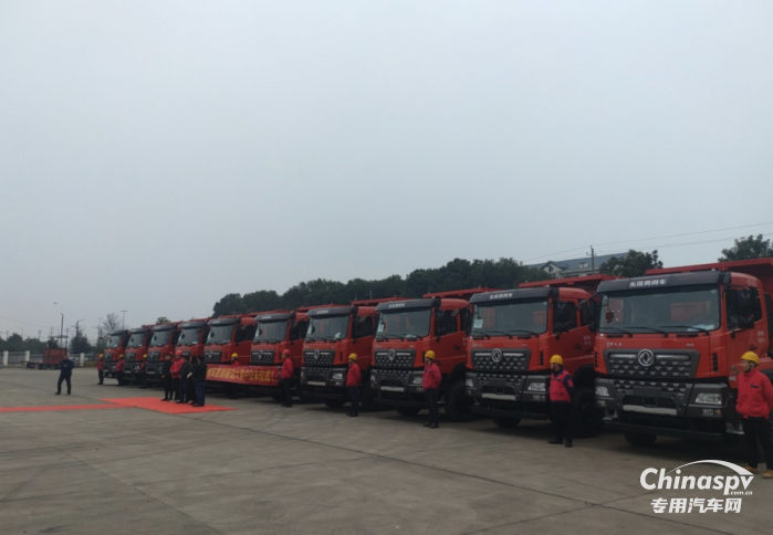 20輛東風天龍KC工程車交付助力宜昌水電城市建設